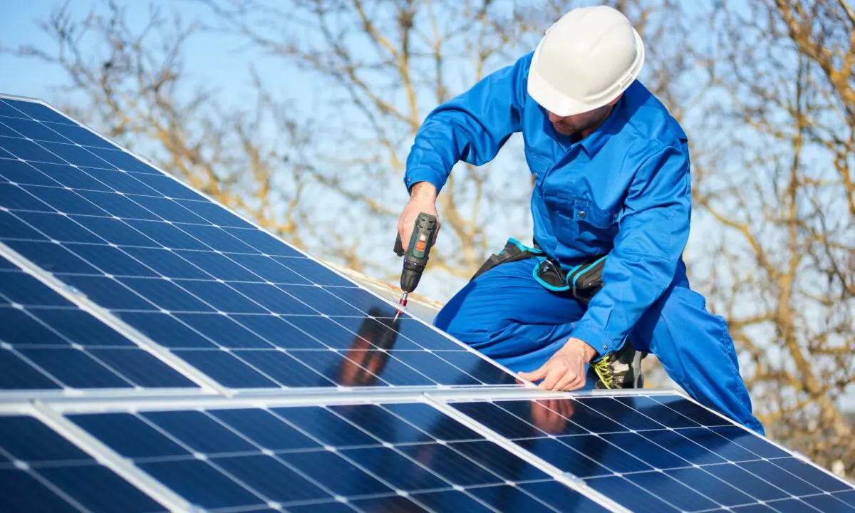 Báo giá trọn bộ Điện mặt trời Hòa lưới bám tải 10kW - Bảo hành 5 năm Chính hãng 21 Công lắp đặt hệ thống pin năng lượng mặt trời 3kw