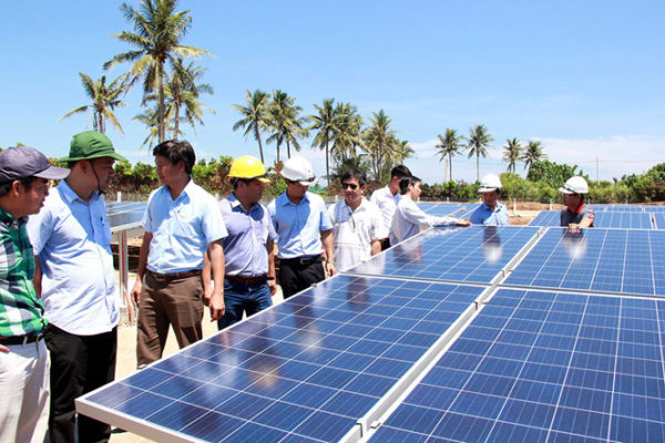 Cuộc chạy đua điện năng lượng mặt trời trên thế giới 1 • Dien mat troi nguon loi lon cho gia dinh 4