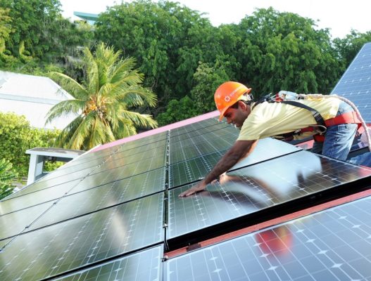 Doanh nghiệp Singapore muốn đầu tư dự án năng lượng mặt trời tại Huế 4 • lap dat pin mat troi chuan