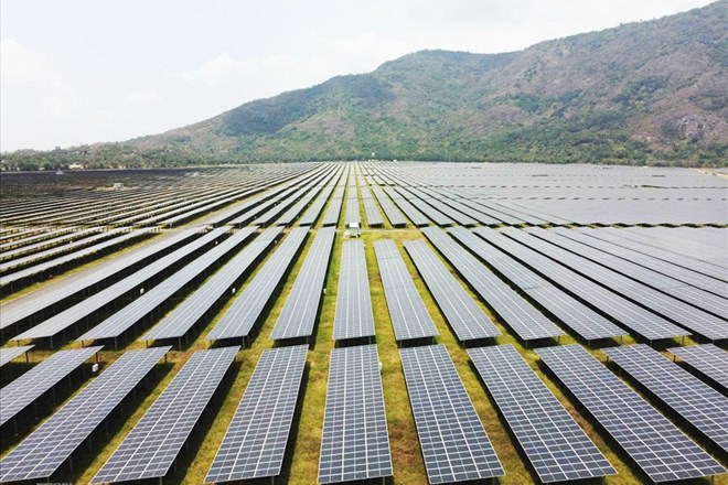 Áp giá sai, EVN phải thanh toán hàng nghìn tỉ cho doanh nghiệp điện mặt trời