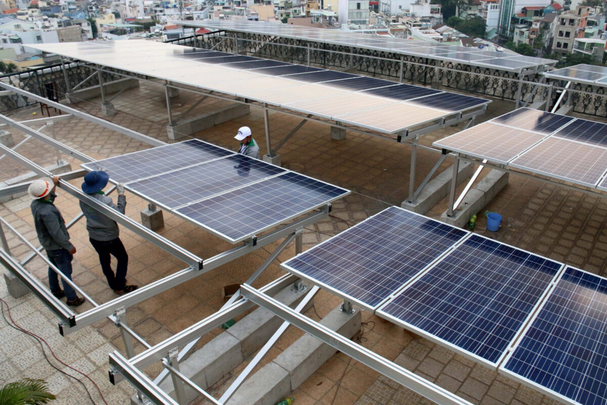 Hàng trăm dự án điện mặt trời được bổ sung quy hoạch nhưng không có căn cứ pháp lý - Ảnh: N.H.