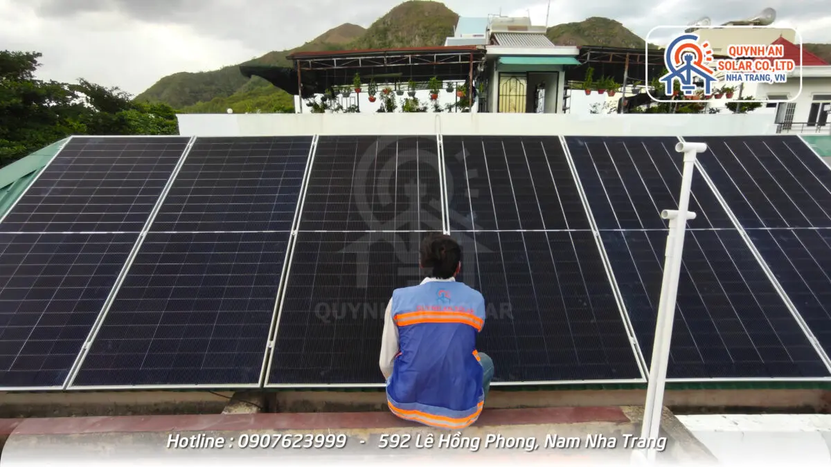 Báo giá trọn bộ Điện mặt trời Hybrid 12kW có lưu trữ 14kWh - Bảo hành 10 năm Chính Hãng 23 Quỳnh An Solar - Đơn vị lắp đặt điện mặt trời uy tín tại Nha Trang Khánh Hòa