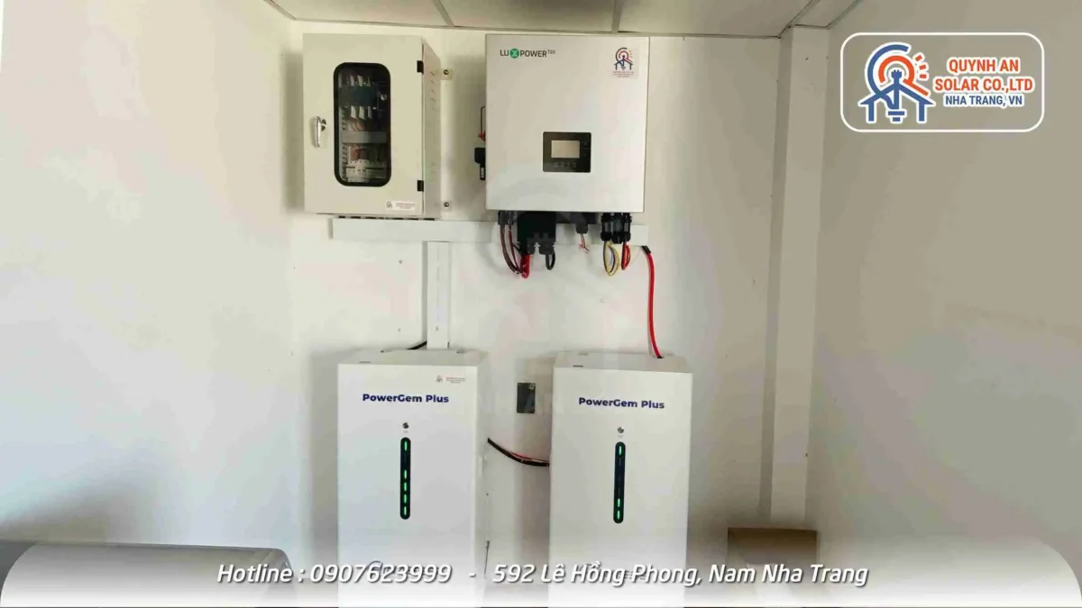 &bull; He thong Dien mat troi Hybrid co Bao hanh 10 nam Chinh hang 2025