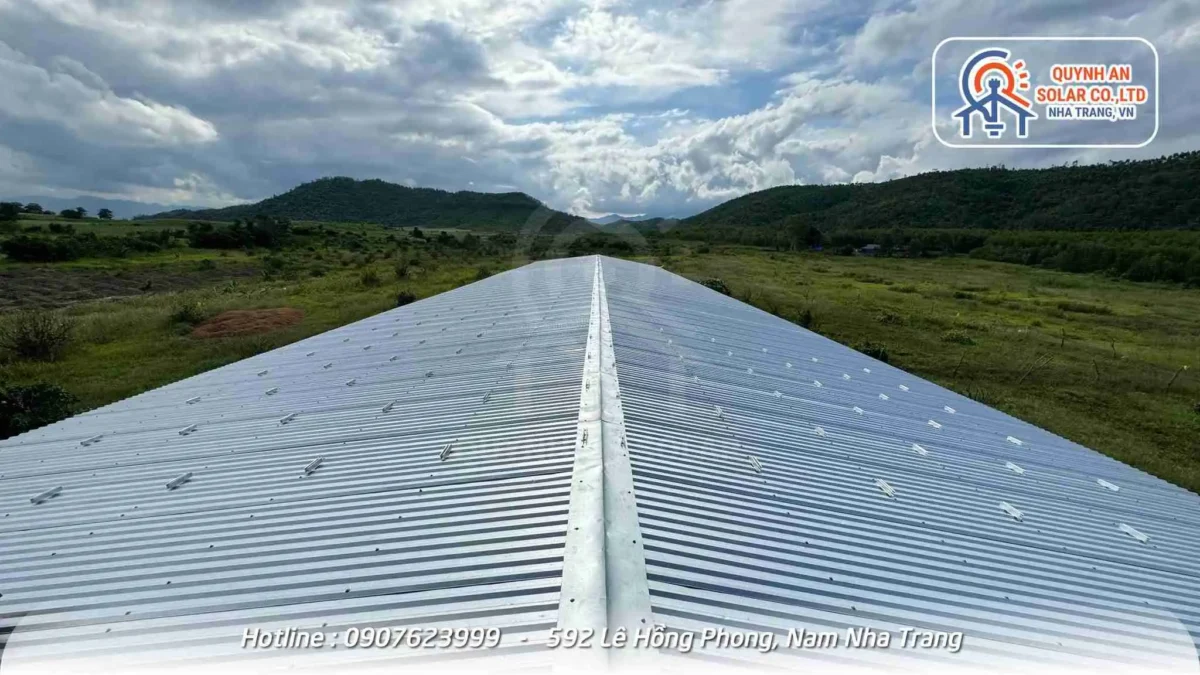 &bull; Thanh rail nam chac chan va thang hang trong Dien mat troi ap mai 2025